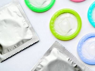 Во Франции презервативы для молодежи станут бесплатными с 2023 года