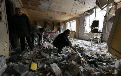 Центр окупованого Донецька під обстрілом: пошкоджений готель та спорткомплекс
