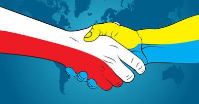 Польша направила Украине 29 грузовиков гуманитарной помощи