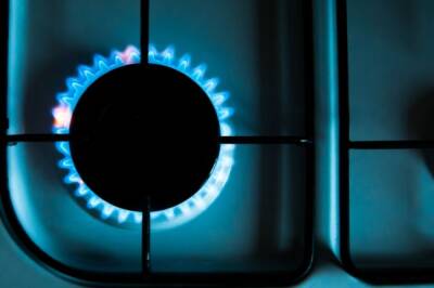 Цена на газ в Европе снизилась ниже 990 долларов за тысячу кубометров