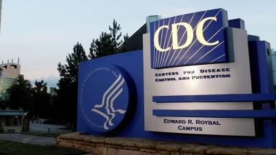 CDC предостерегает от поездок в Мексику, Бразилию и Сингапур из-за COVID-19
