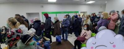 Жители Омска жалуются на большие очереди в поликлиниках