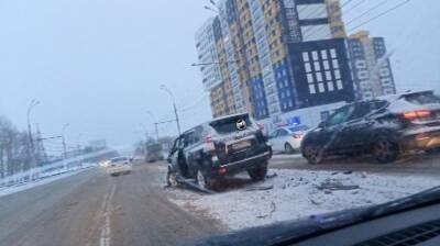 Снегопад спровоцировал несколько крупных аварий в Пензе