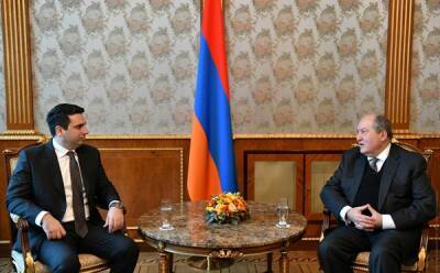 Никол Пашинян - Армен Саркисян - Пост сдал, пост принял: спикер парламента «вышел на замену» президента Армении - eadaily.com - Армения