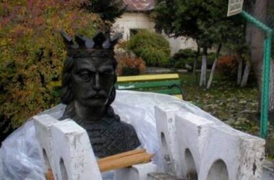 В Румынии украли памятник молдавскому правителю весом в полторы тонны