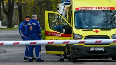 Обнаруженная в Новгородской области мертвая 2-летняя девочка могла сама выйти на улицу