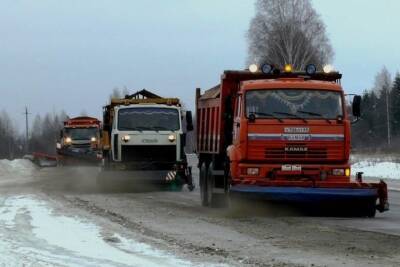 В Тверской области почти 400 машин чистят дороги от снега 1 февраля