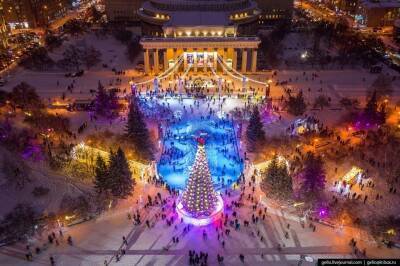 Демонтаж новогодней елки и катка на площади Ленина в Новосибирске начнется 15 февраля