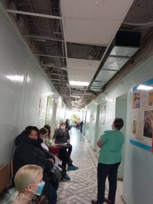 В одной из больниц Челябинской области пациенты боятся, что им на голову упадет потолок