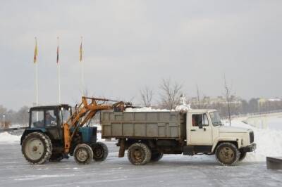 В Тверской области продолжается борьба с последствиями обильного снегопада