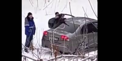 В Нижнем Новгороде сняли сбивающего сосульки снайпера