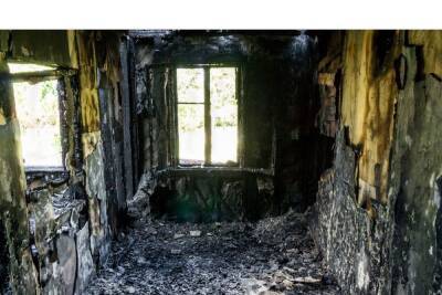 Два жителя в Кандалакши остались без жилья из-за сгоревшего дома