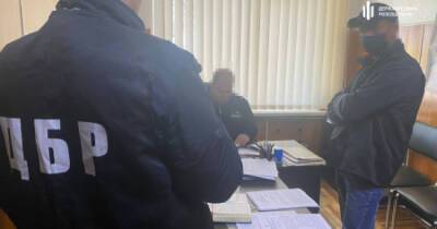 Пытали мужчину, чтобы тот признался в убийстве: в Харьковской области будут судить полицейских