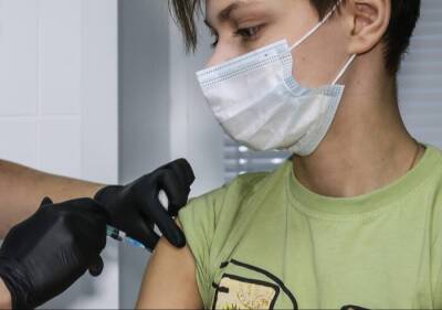 Спрос на детскую прививку от коронавируса в Свердловской области в разы превысил размер поставленной партии
