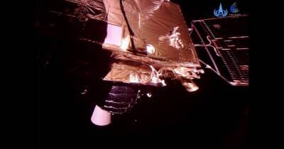 Селфи с орбиты Марса. Китайский аппарат Tianwen-1 отправил на Землю захватывающие кадры (видео)