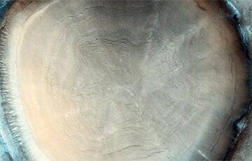 На Марсе обнаружили кратер в виде пня