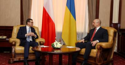 Польша готова эвакуировать часть украинцев в случае вторжения РФ — премьер Моравецкий
