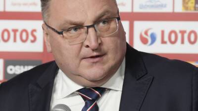В РФС выразили готовность помочь тренеру сборной Польши получить российскую визу