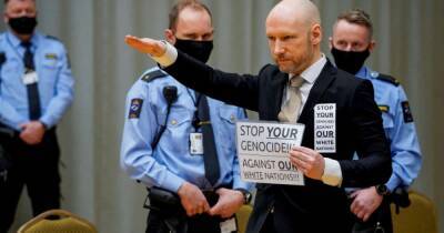 Суд Норвегии не стал выпускать террориста Брейвика из тюрьмы раньше срока