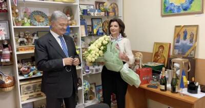 Белые розы и признания в любви: Порошенко сделал жене Марине романтический сюрприз