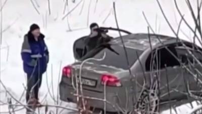 В Нижнем Новгороде разыскивают стрелявшего по сосулькам мужчину