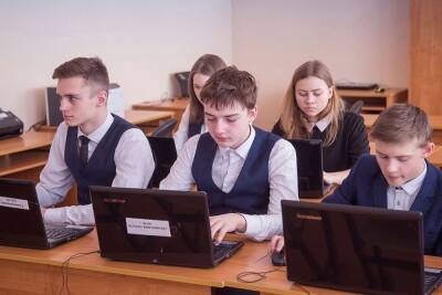 Все школы Новгородской области обзаведутся современными компьютерами уже к сентябрю