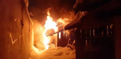 В Ржеве Тверской области загорелся сарай у здания суда