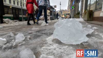 В Ярославле на ветерана войны упал лед с крыши