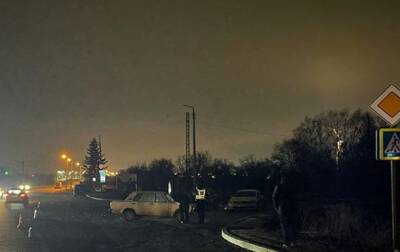В Запорожье легковушка сбила двух школьниц на пешеходном переходе