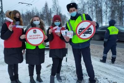 Студенты-медики проверили водителей на трезвость в Петрозаводске