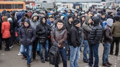 Более миллиона граждан Киргизии работают за пределами своей страны