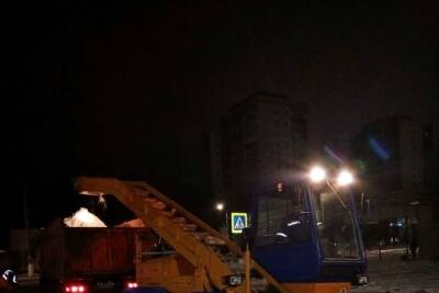 В Курске за ночь 59 единиц техники убрали 700 тонн снега