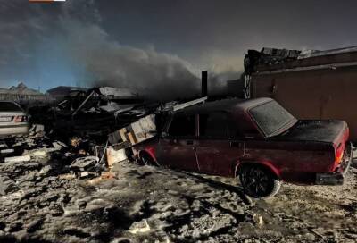 Пять человек пострадали после взрыва газа в гараже в Тюмени
