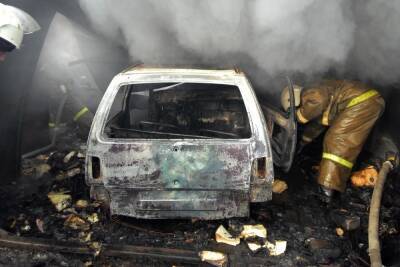 В Ивановской области сгорел гараж и находящийся там автомобиль