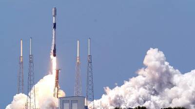 Десятки спутников SpaceX уничтожены магнитной бурей