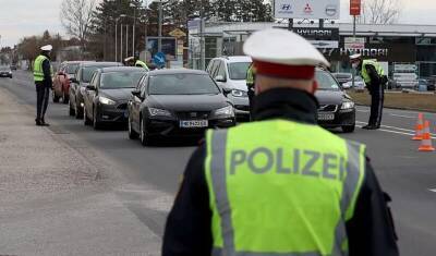 В «ящике ужасов» под грузовиком полиция Австрии нашла восемь жертв торговли людьми