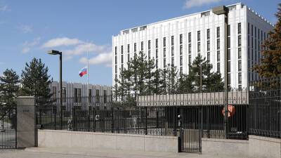 «Дать дипломатам шанс нормально работать»: посол России призвал США решить визовые проблемы