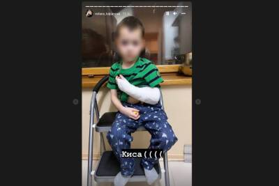 Сломавшего руку в петербургском детсаду сына Александра Кержакова отпустили лечиться домой