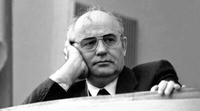 Горбачев знал о намерении НАТО расширяться – советник Гельмута Коля