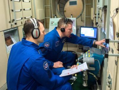 Космонавты сдают экзамен