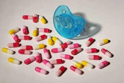 Как научить ребенка не трогать таблетки и избежать лекарственного отравления