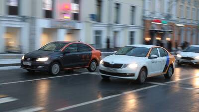 Автомобили каршеринга в Москве стали реже попадать в ДТП