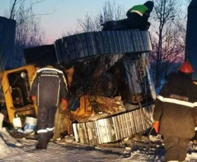 В ХМАО у подрядчика «Роснефти» на месторождении погиб тракторист, задавленный техникой