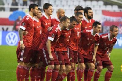 Российская сборная по футболу переместилась на 35-е место в рейтинге ФИФА