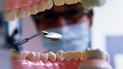 В Подмосковье упростили выдачу справки для бесплатного протезирования зубов