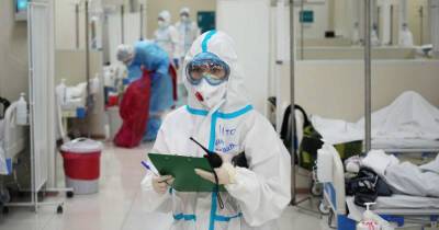 Инфекционист: заболеваемость COVID будет расти в Москве до марта