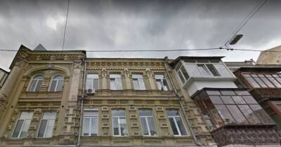 Киевлян хотят заставить демонтировать кондиционеры и застекленные балконы в центре города