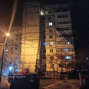 В Энергодаре во время пожара в многоэтажке погиб мужчина. Фото