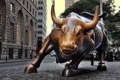 На 15.04 мск фьючерс Dow Jones рос до 35668 пунктов, NASDAQ падал до 14993,95 пункта