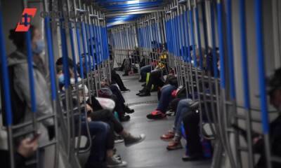 На фиолетовой ветке метро Москвы приостановили движение поездов